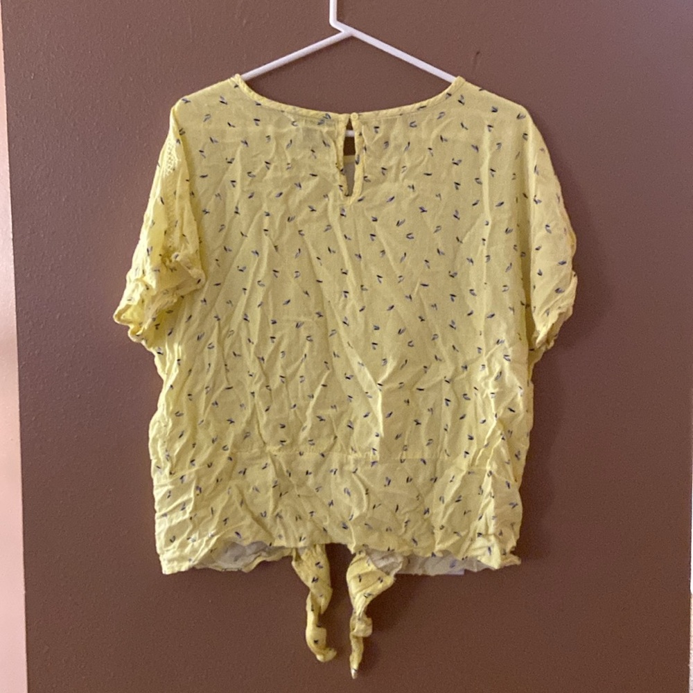 Buffalo David Bitton Yellow Tie Bottom Short Sleeve - Picture 3 of 3